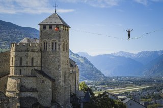 La highline tirée ce samedi entre Valère et Tourbillon